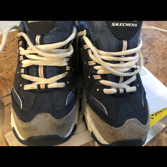 Size 8 sketchers Shoes, lie new. Wore thee times. - Picture 2 of 4